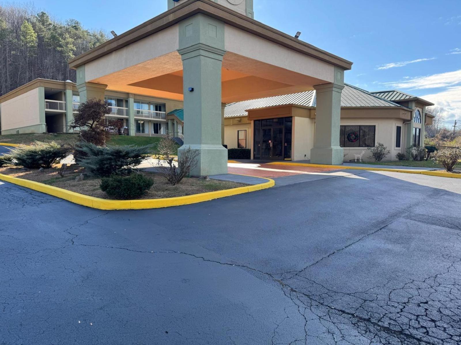 Quality Inn Harriman Экстерьер фото